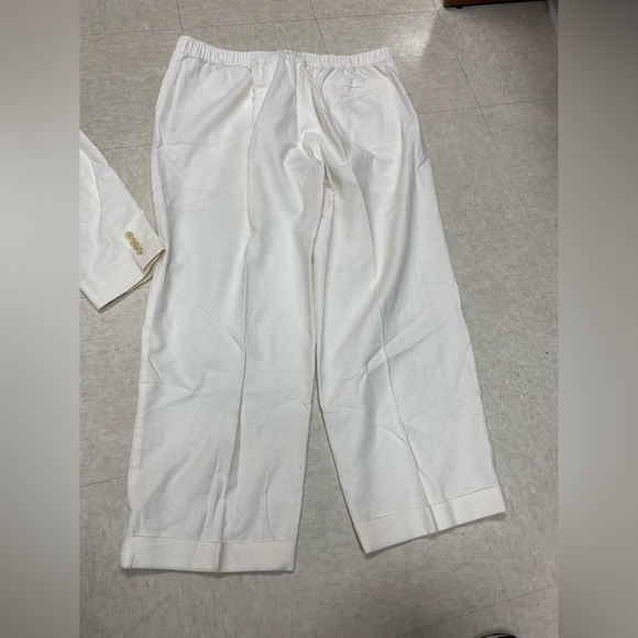 Women’s White linen Suit Set - Picture 13 of 14